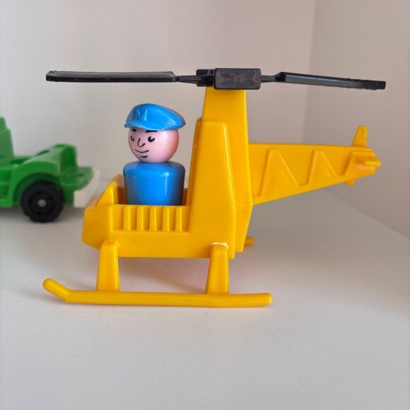 Vtg Fisher-Price Little People Helicopter Pad Truck Trailer Set Worker Pilot Lot - Picture 4 of 9